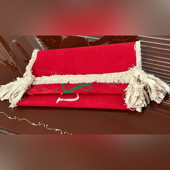 ๐Mud Pie Reversible Holiday Table Runner, 17" x 80", Red and Beige - Picture 12 of 14